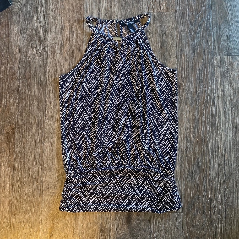 White House Black Market Black and White Chevron Top